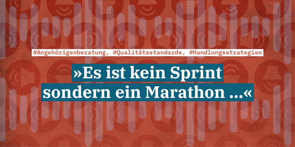 Es ist ein Bild zu sehen mit Schrift vor einem Hintergrund mit Lautsprechern und Strichen, die an Sprachnachrichten erinnern. Der Text lautet: "Es ist kein Sprint sondern ein Marathon..."